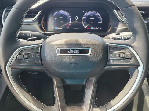 Used 2024 Jeep Grand Cherokee L Limited w/ Black Appearance Package RWD image 12