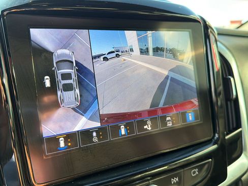 Used 2023 Chevrolet Traverse High Country AWD/4WD image 35