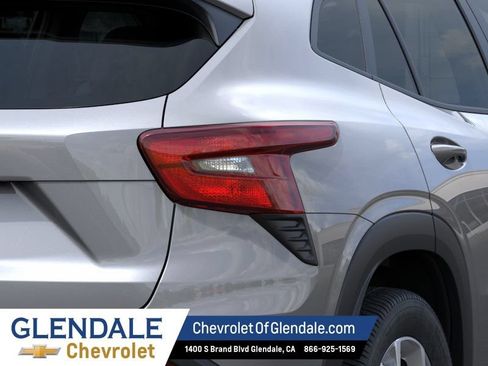 New 2026 Chevrolet Trax LS w/ LS Convenience Package FWD image 11