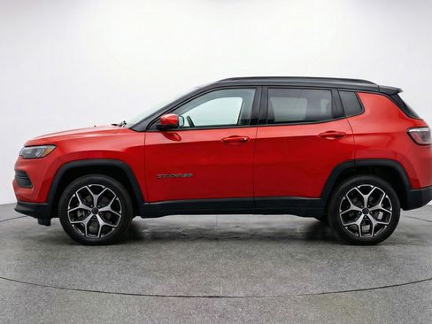Used 2025 Jeep Compass Limited image 5