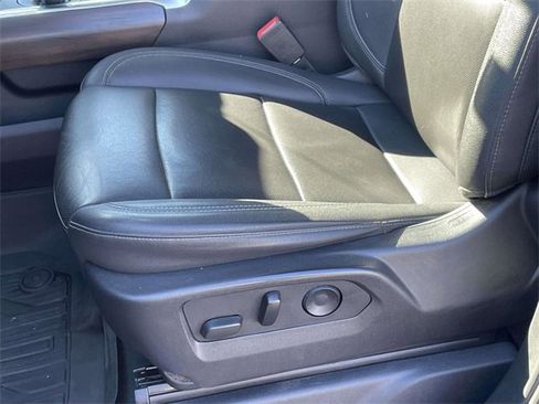 Used 2022 GMC Sierra 1500 SLT w/ SLT Premium Plus Package image 9