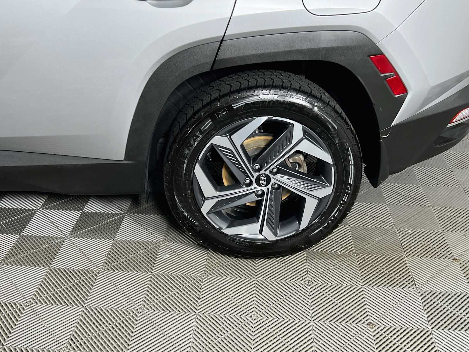 Certified 2024 Hyundai Tucson SEL AWD/4WD image 32