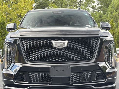 Used 2025 Cadillac Escalade V w/ LPO, ONYX Package AWD/4WD image 19