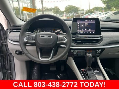 Used 2022 Jeep Compass Latitude w/ Sun and Sound Group FWD image 19