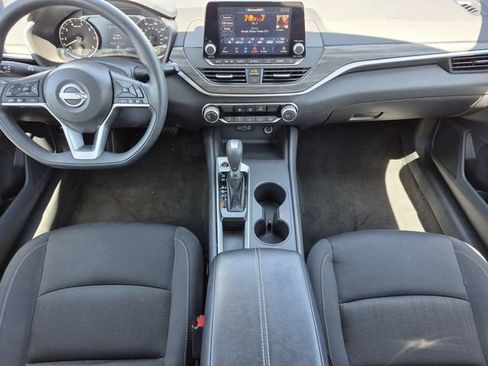Used 2025 Nissan Altima 2.5 SV FWD image 20