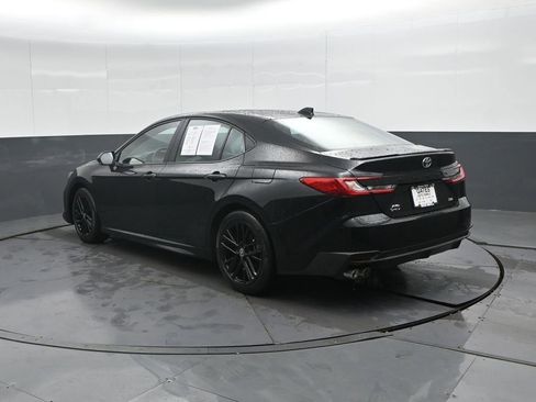 Used 2025 Toyota Camry SE image 8