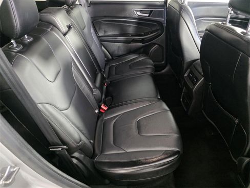 Used 2018 Ford Edge Titanium image 31