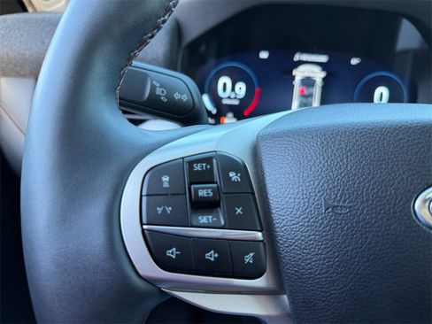 Used 2025 Ford Explorer Active w/ Active Comfort Package image 19