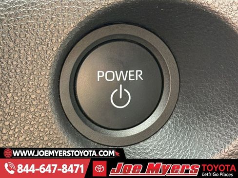 Used 2025 Toyota Corolla Cross AWD Hybrid image 22