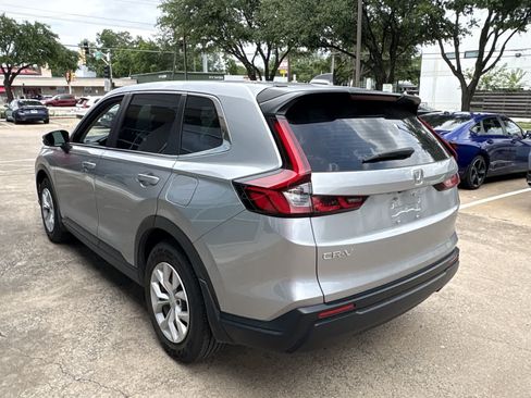 Used 2023 Honda CR-V LX image 4