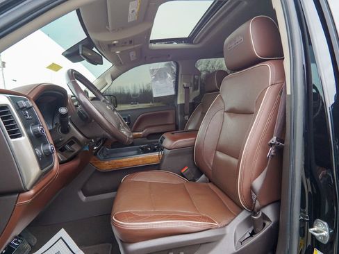 Used 2018 Chevrolet Silverado 1500 High Country image 21