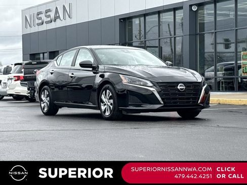 Certified 2025 Nissan Altima 2.5 S image 1