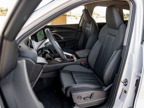 Certified 2025 Audi Q5 Premium Plus w/ Premium Plus image 12