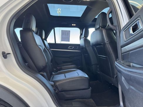 Used 2018 Ford Explorer XLT w/ Equipment Group 202A image 27
