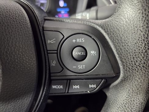 Used 2020 Toyota Corolla LE FWD image 17