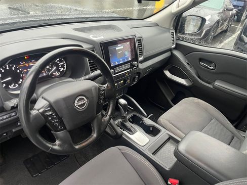Used 2023 Nissan Frontier SV w/ SV Convenience Package image 15