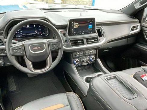 Used 2024 GMC Yukon XL AT4 w/ Technology Package AWD/4WD image 16