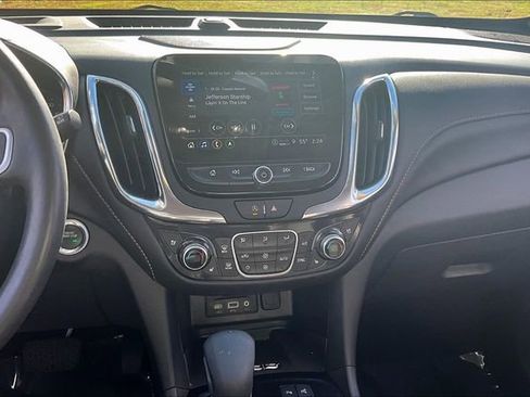 Used 2022 Chevrolet Equinox Premier AWD/4WD image 6