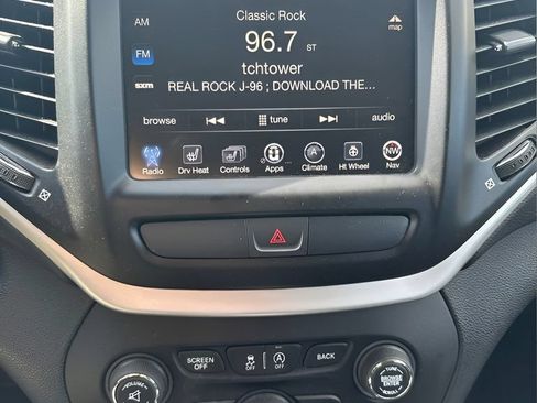 Used 2017 Jeep Cherokee Trailhawk w/ Comfort/Convenience Group AWD/4WD image 10