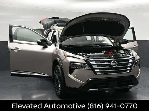 Certified 2026 Nissan Rogue Platinum w/ Platinum Premium Package AWD/4WD image 37