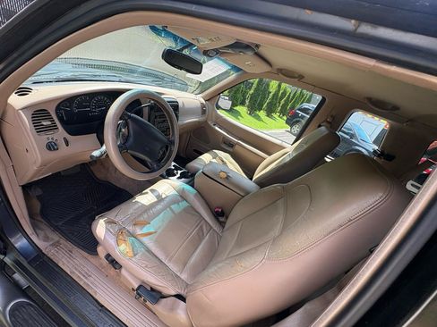 Used 2000 Ford Explorer Sport RWD image 8