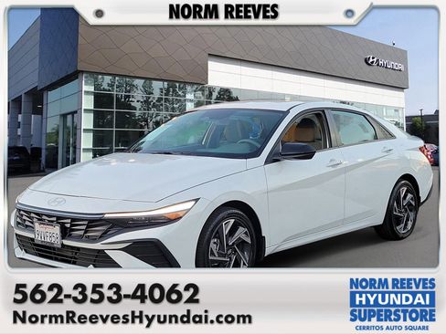 Certified 2025 Hyundai Elantra SEL image 1