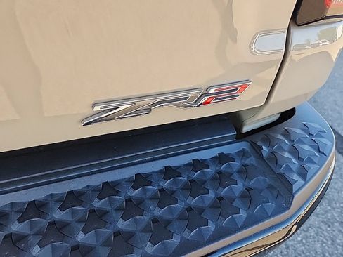 Used 2024 Chevrolet Colorado ZR2 w/ Technology Package AWD/4WD image 60