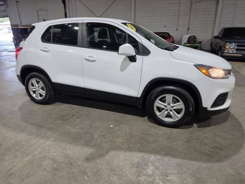 Used 2017 Chevrolet Trax LS AWD/4WD image 13