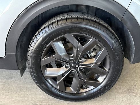 Used 2022 Kia Sportage LX w/ LX FWD Value Edition Package image 19