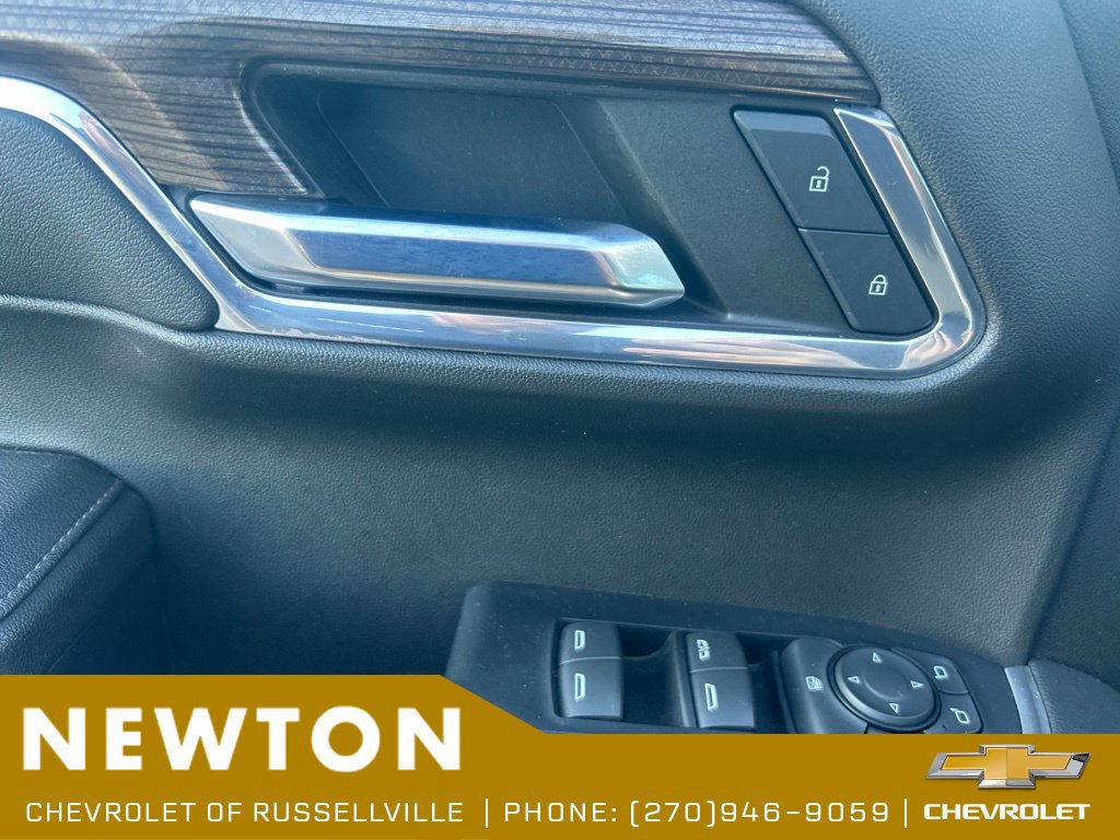 Used 2023 Chevrolet Silverado 1500 LT AWD/4WD image 9