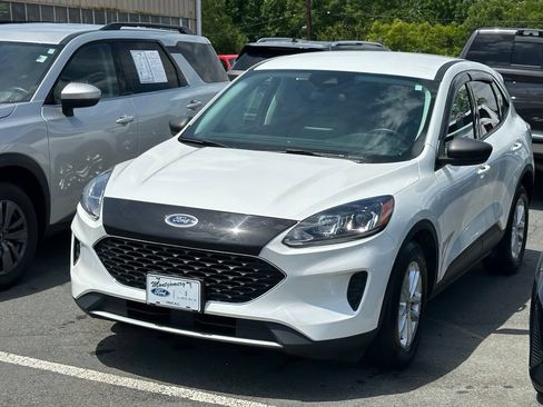 Used 2022 Ford Escape SE w/ Convenience Package FWD image 2