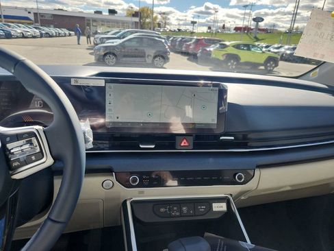 New 2026 Kia Carnival EX image 16