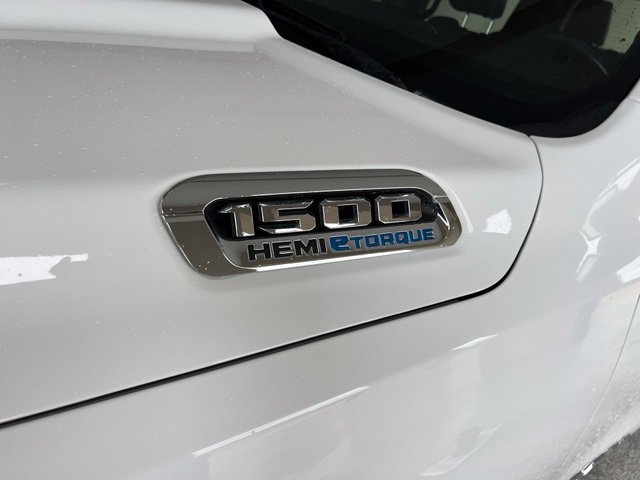 Used 2024 RAM 1500 Laramie AWD/4WD image 9