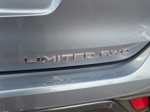 Used 2022 Toyota Highlander Limited image 5