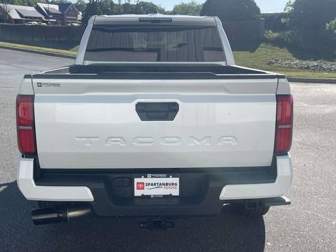 Used 2025 Toyota Tacoma TRD Sport image 5