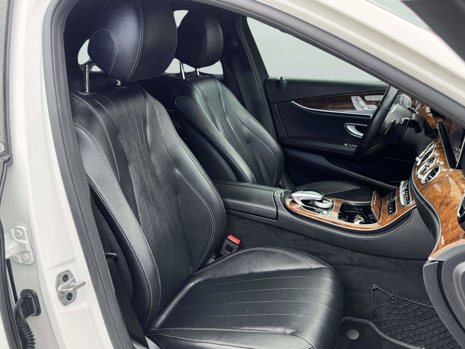 Used 2020 Mercedes-Benz E 350 4MATIC Sedan image 43