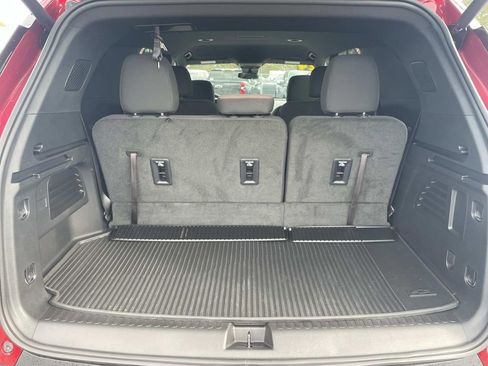 Used 2024 Chevrolet Traverse LT w/ Midnight/Sport Edition image 11