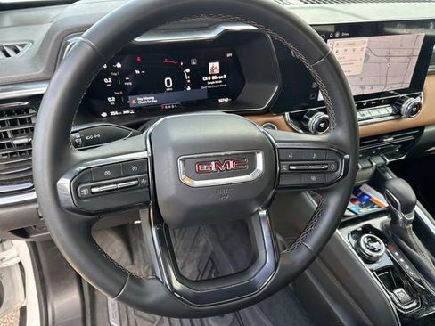 Used 2025 GMC Canyon AT4 image 27