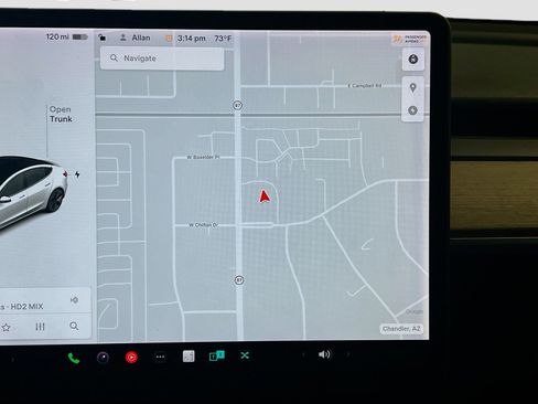 Used 2021 Tesla Model 3 Standard Range Plus image 9