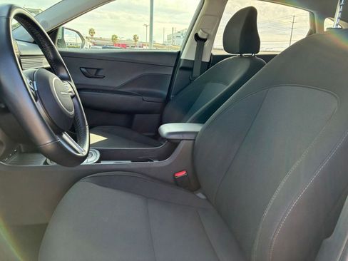 Used 2025 Hyundai Kona SEL image 28