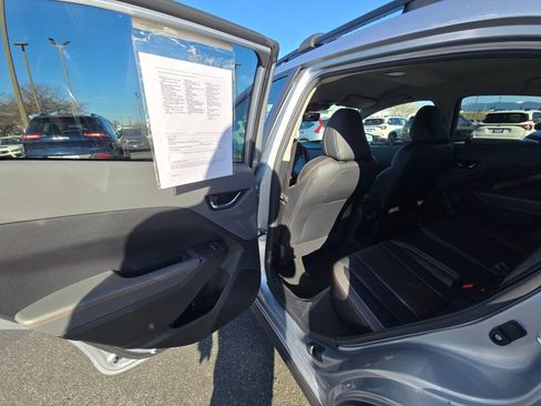 Used 2024 Subaru Crosstrek 2.5i Limited w/ Crosstrek Mirror Package image 12