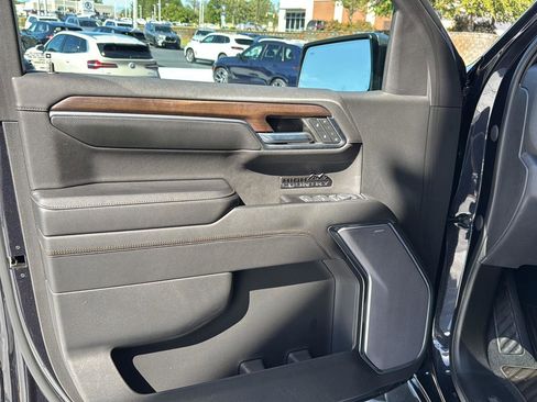 Used 2023 Chevrolet Silverado 1500 High Country w/ Technology Package image 14