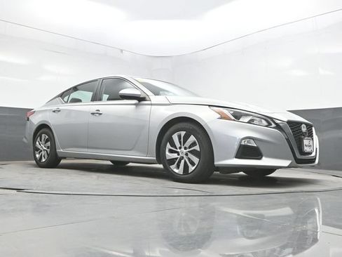 Used 2021 Nissan Altima 2.5 S FWD image 42