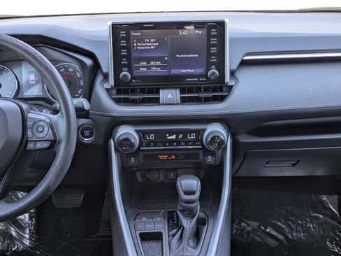 Used 2021 Toyota RAV4 XLE w/ Convenience Package FWD image 16