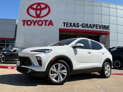 Used 2025 Buick Encore GX Preferred FWD image 2