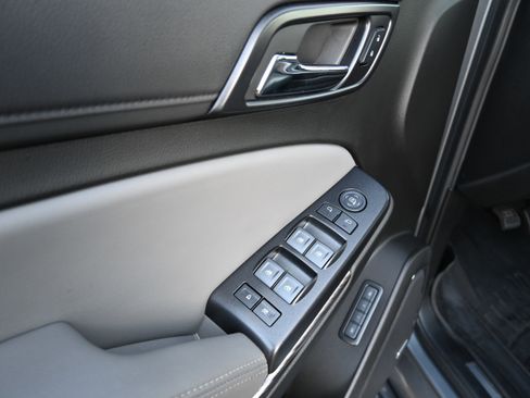 Used 2020 Chevrolet Tahoe LT image 18