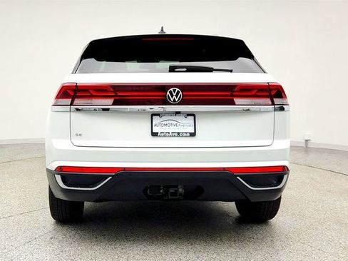 Used 2024 Volkswagen Atlas Cross Sport SE w/ Panoramic Sunroof Package image 6