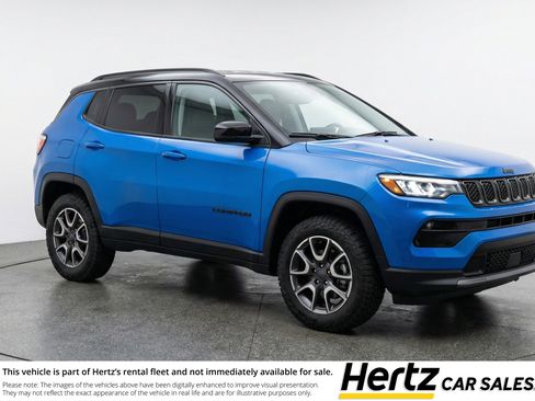 Used 2025 Jeep Compass Trailhawk AWD/4WD image 1