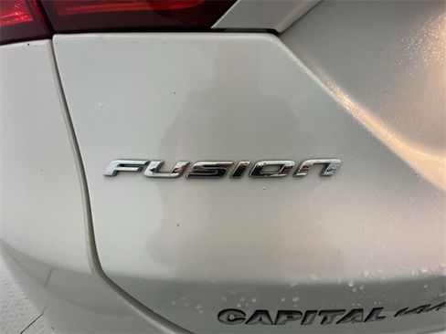 Used 2016 Ford Fusion SE w/ Equipment Group 202A image 12