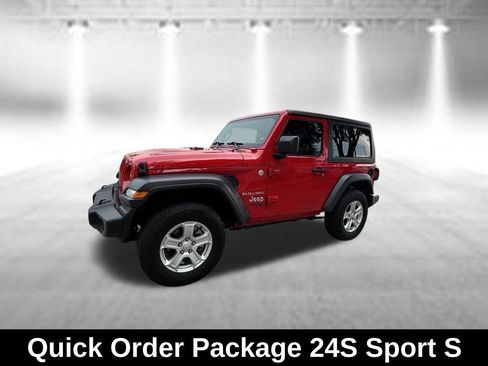 Used 2019 Jeep Wrangler Sport AWD/4WD image 3